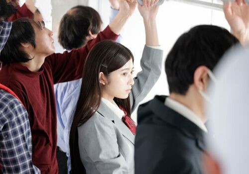 Sàm sở em gái trên tàu điện và cái kết Sàm sở em gái trên tàu điện và cái kết